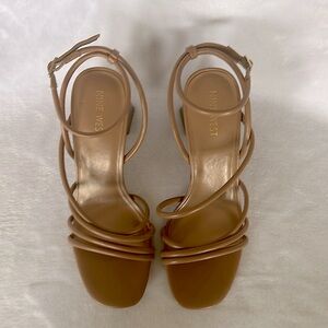 Nine West Tan Strappy Sandal NEW Size 7.5